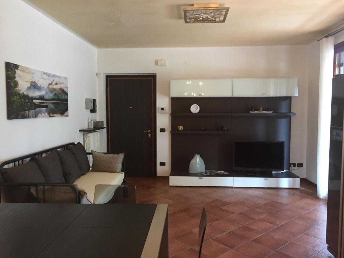 Home La Rosa Del Garda Peschiera del Garda Exteriör bild