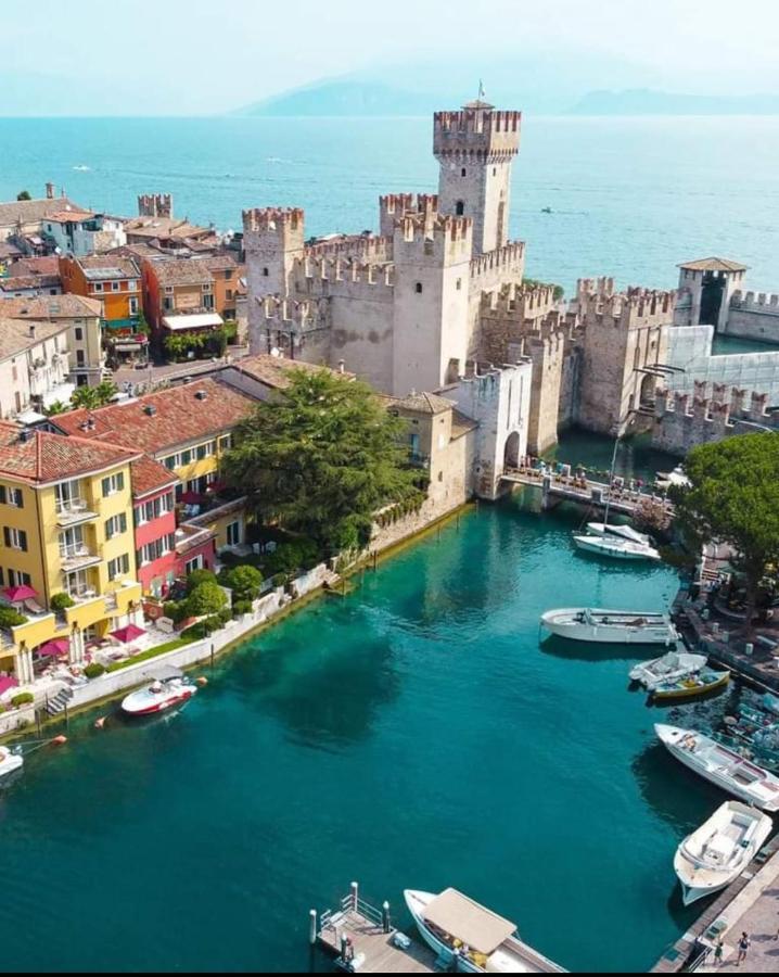 Home La Rosa Del Garda Peschiera del Garda Exteriör bild