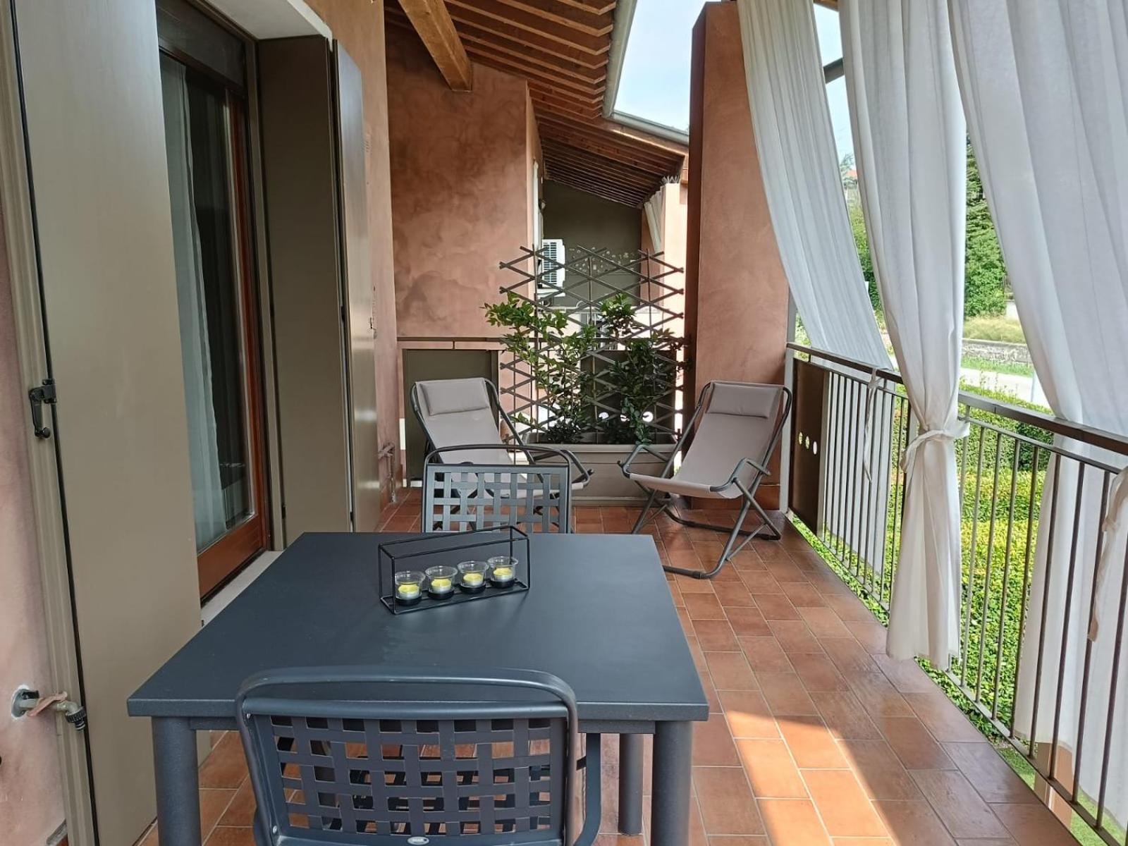 Home La Rosa Del Garda Peschiera del Garda Exteriör bild